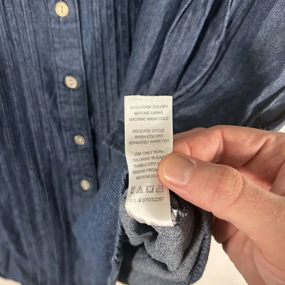 Woman Within Blouse Women's Medium 14 16 Dark Wash Blue Vneck Button Up Long Sle - Picture 6 of 9